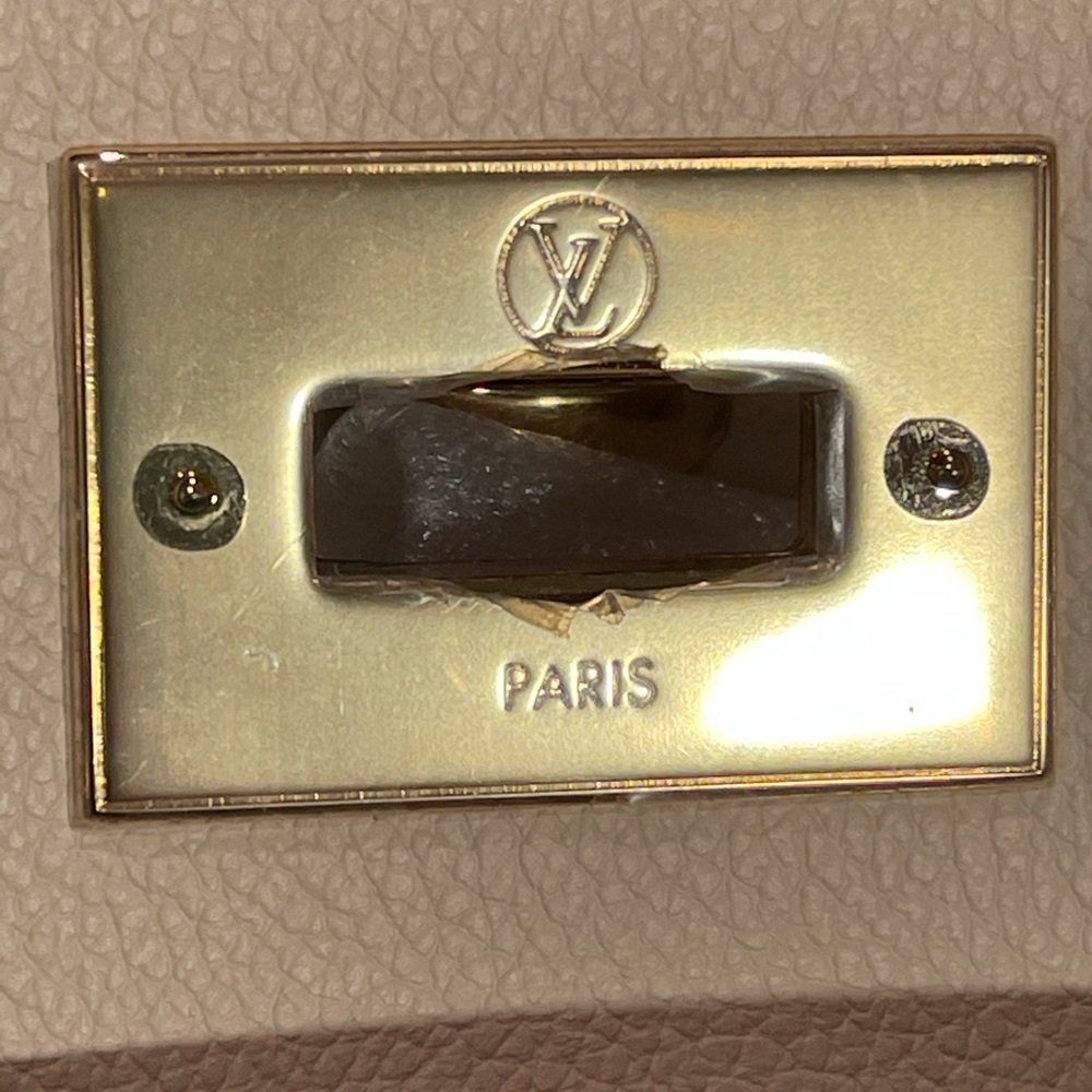 Louis Vuitton On My Side Satchel - Picture 9 of 16